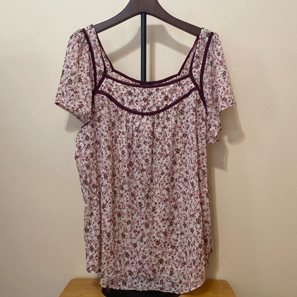 NWT Torrid crinkle chiffon flutter sleeve top size 1